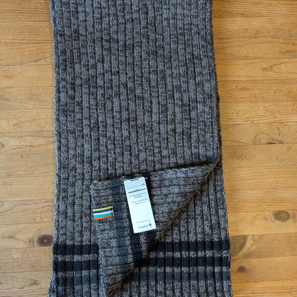 Smartwool Thunder Creek Scarf Charcoal Gray Black Stripe Wool Acrylic Blend EUC - Picture 4 of 7